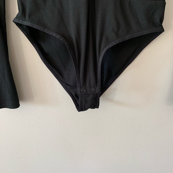 Talula Keyhole Bodysuit - Picture 5 of 6